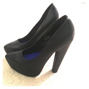 Jeffery Campbell Havana Last Pump in Black